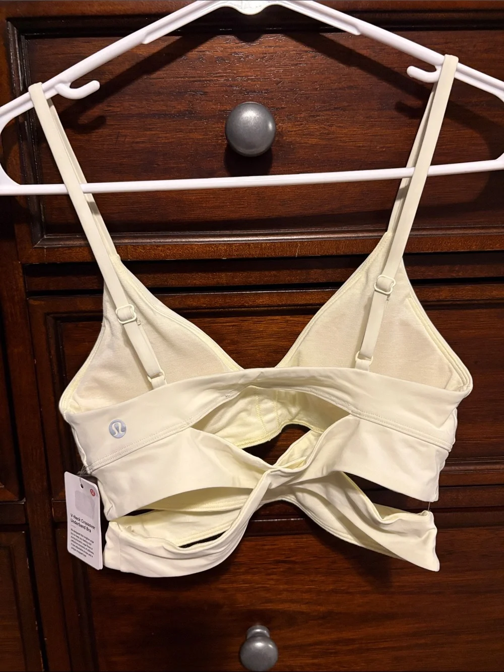 Lululemon V-Neck Crossover Underband Bra